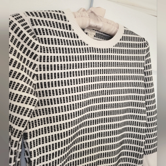 🛍CLEARANCE🛍 J Crew Dot-Dash Three-Quarter Sleeve Sweater Sz. XXS - Picture 2 of 8
